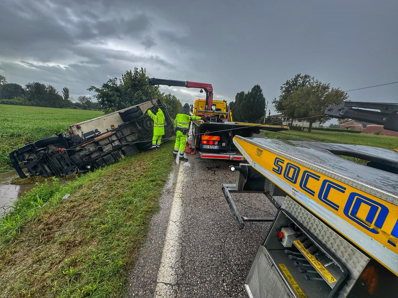 Soccorso Stradale 24H Veicoli Pesanti e Leggeri